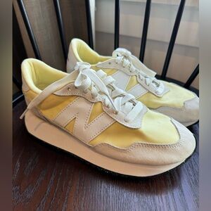 Women’s New Balance sneakers